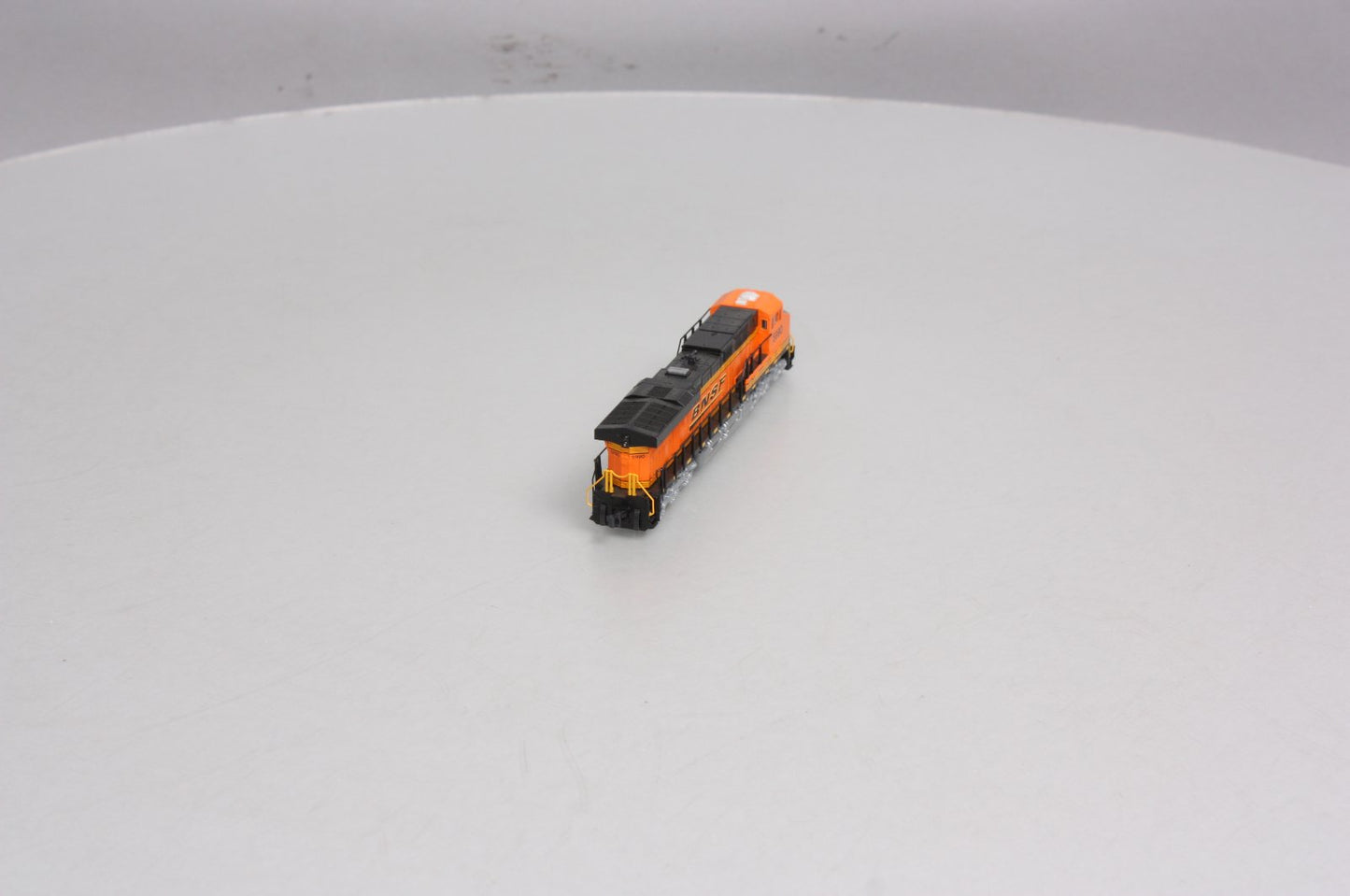 Kato 176-8910 N BNSF GE ES44AC 'GEVO' Locomotive #5990 with DCC