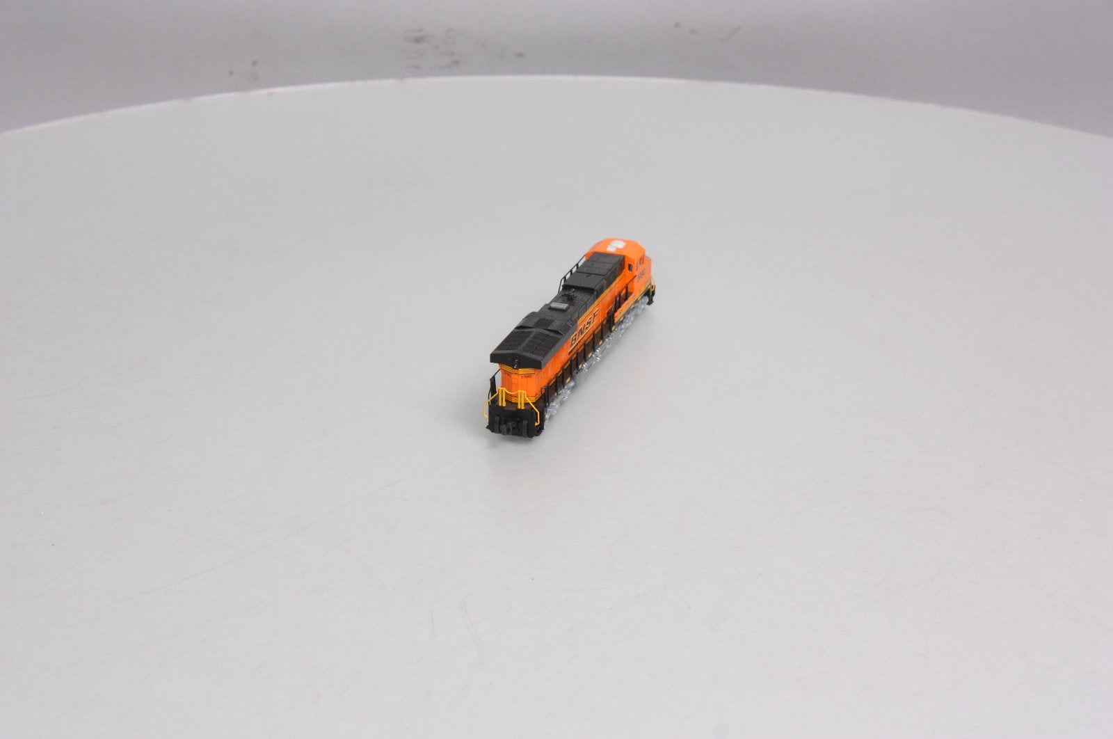 Kato 176-8910 N BNSF GE ES44AC 'GEVO' Locomotive #5990 with DCC