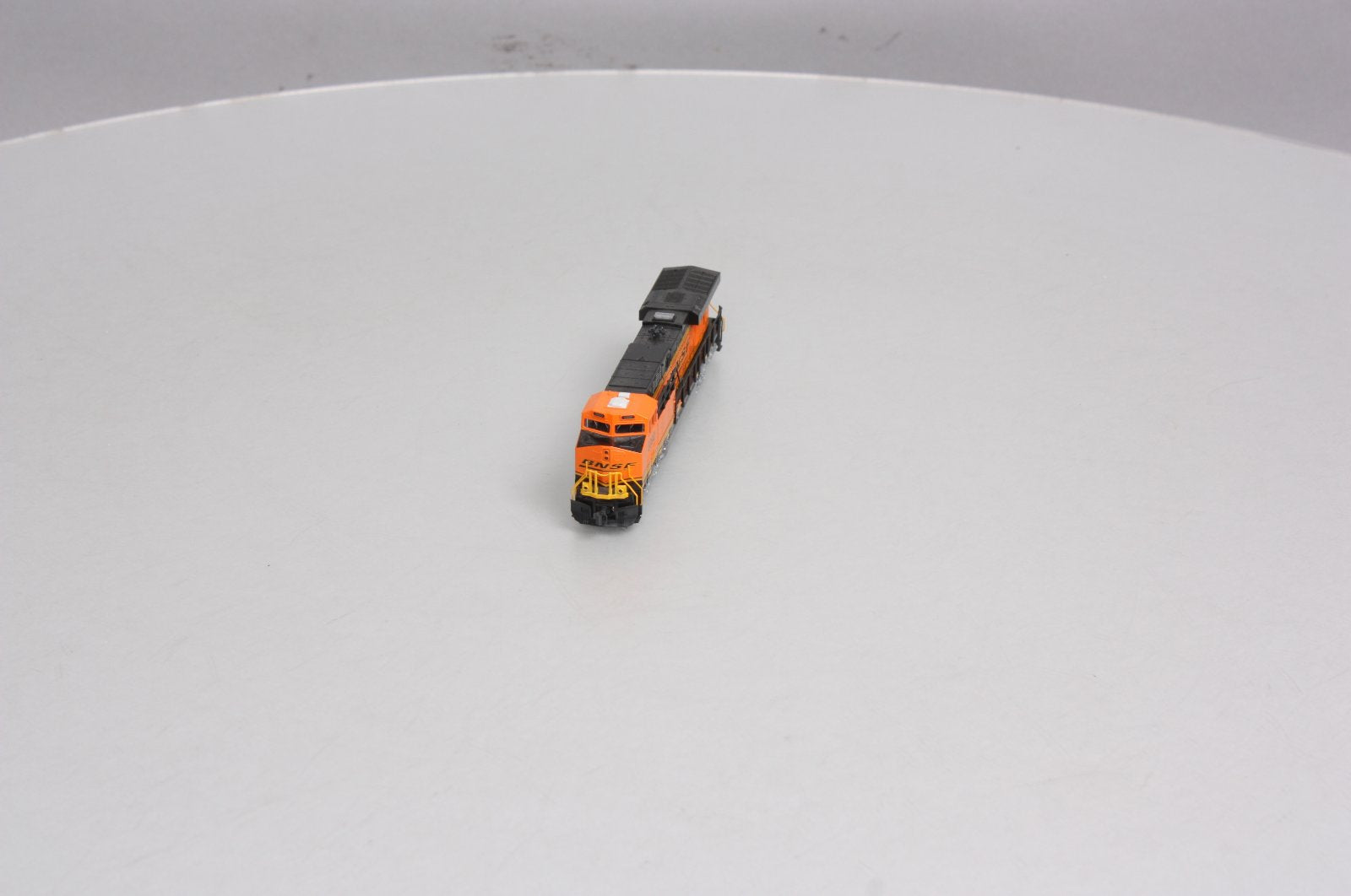 Kato 176-8910 N BNSF GE ES44AC 'GEVO' Locomotive #5990 with DCC