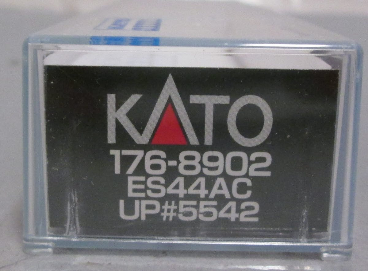 Kato 176-8902 N Scale Union Pacific GE ES44AC Diesel Locomotive #5542