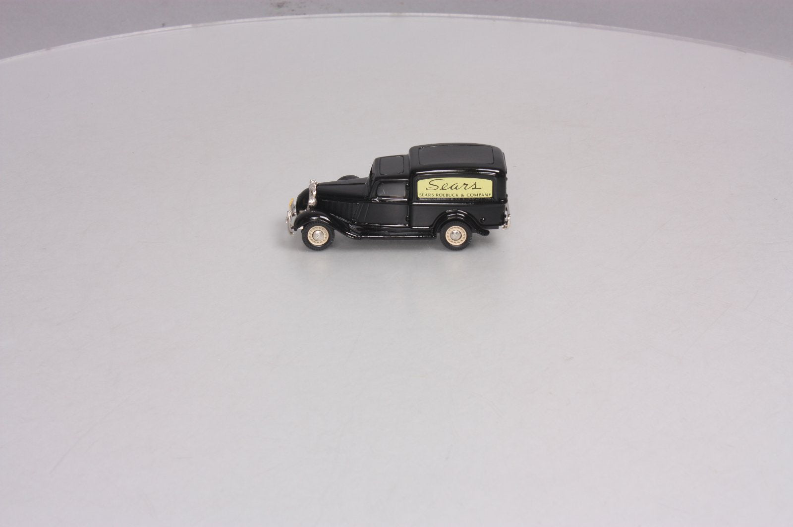 Brooklin Models 16 1:43 1936 Dodge Sears Robuck Van