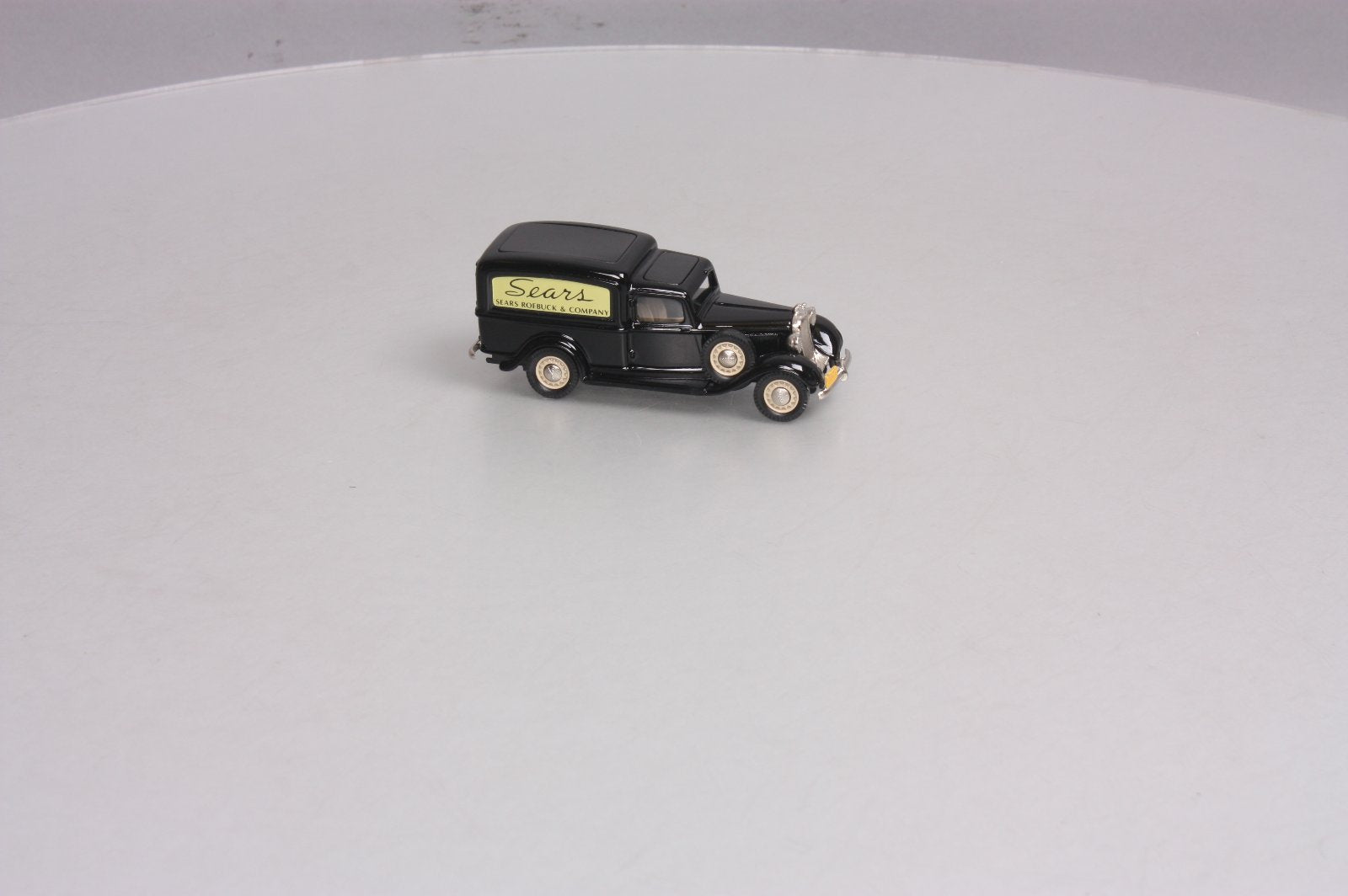 Brooklin Models 16 1:43 1936 Dodge Sears Robuck Van