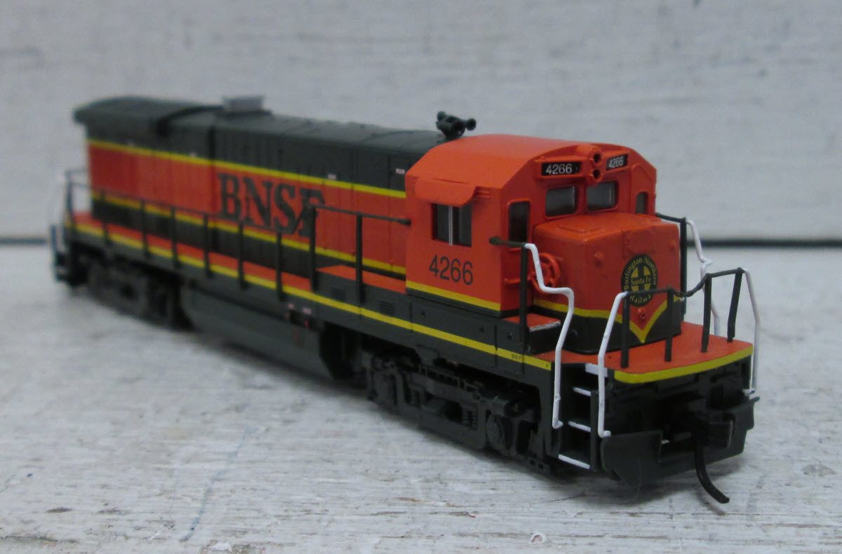 Atlas 49734 N Scale BNSF B23-7 Diesel Locomotive #4266