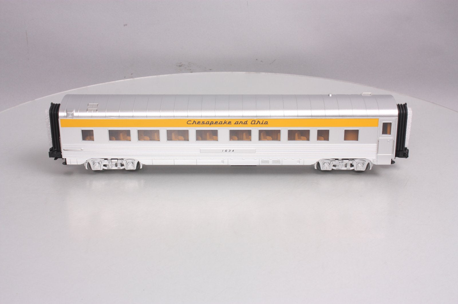 MTH 30-67865 O Gauge C&O 60' Streamlined Fluted-Side ABS Coach Car #1634 LN/Box