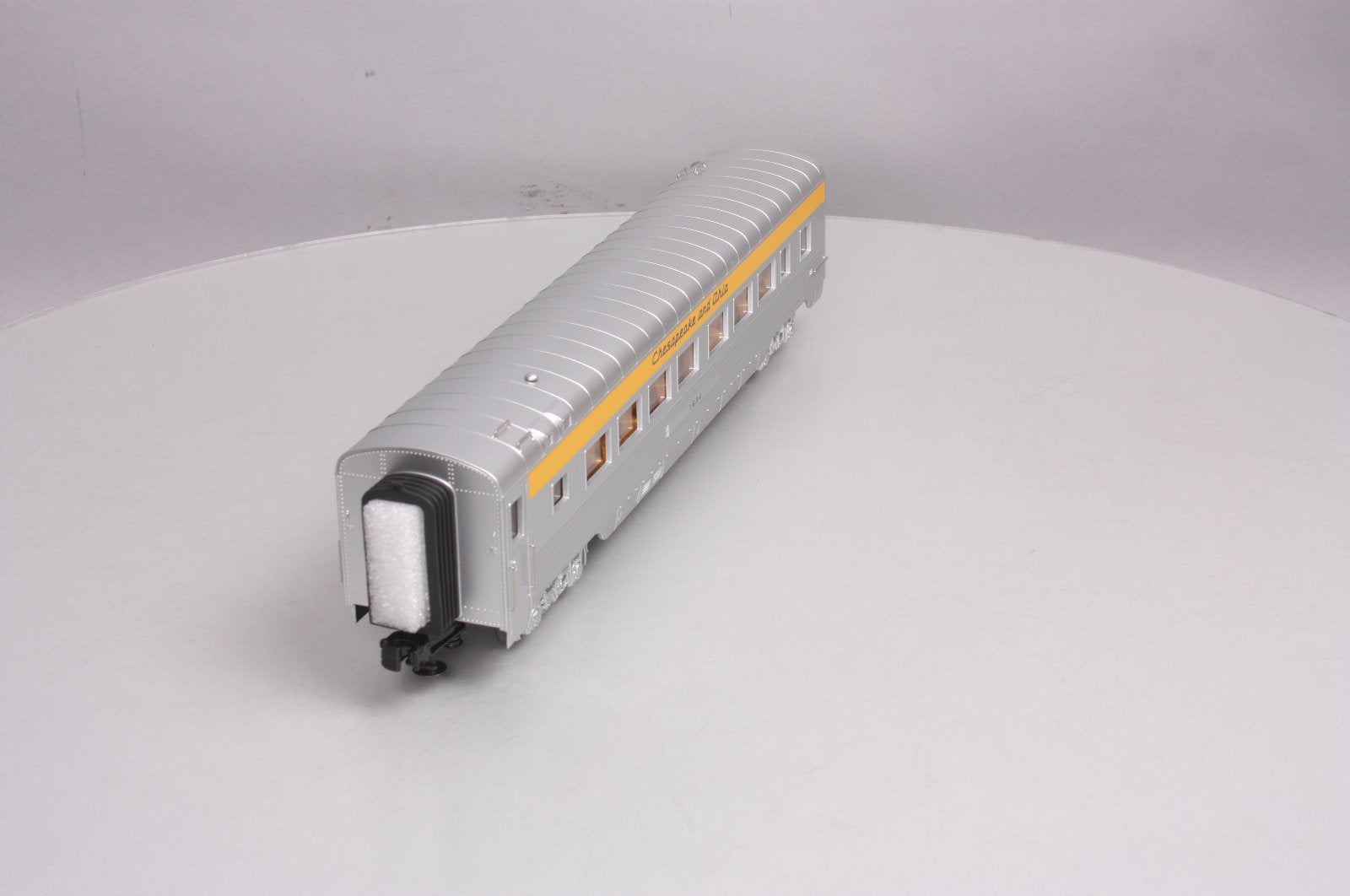 MTH 30-67865 O Gauge C&O 60' Streamlined Fluted-Side ABS Coach Car #1634 LN/Box