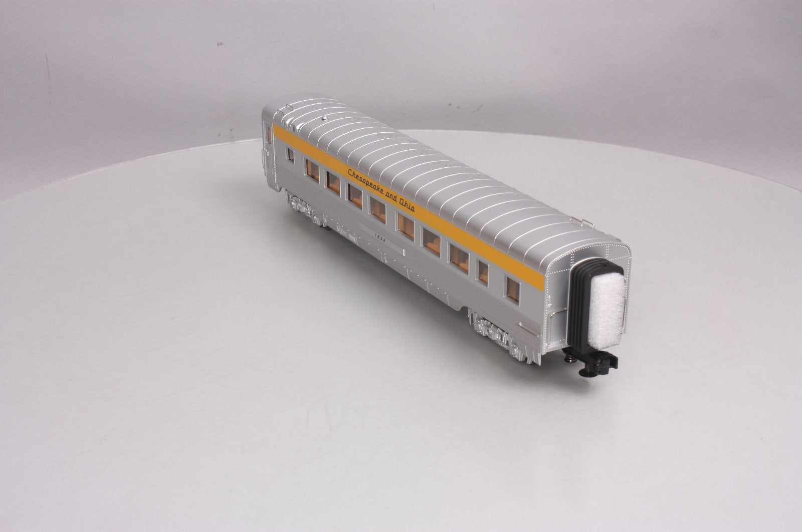 MTH 30-67865 O Gauge C&O 60' Streamlined Fluted-Side ABS Coach Car #1634 LN/Box