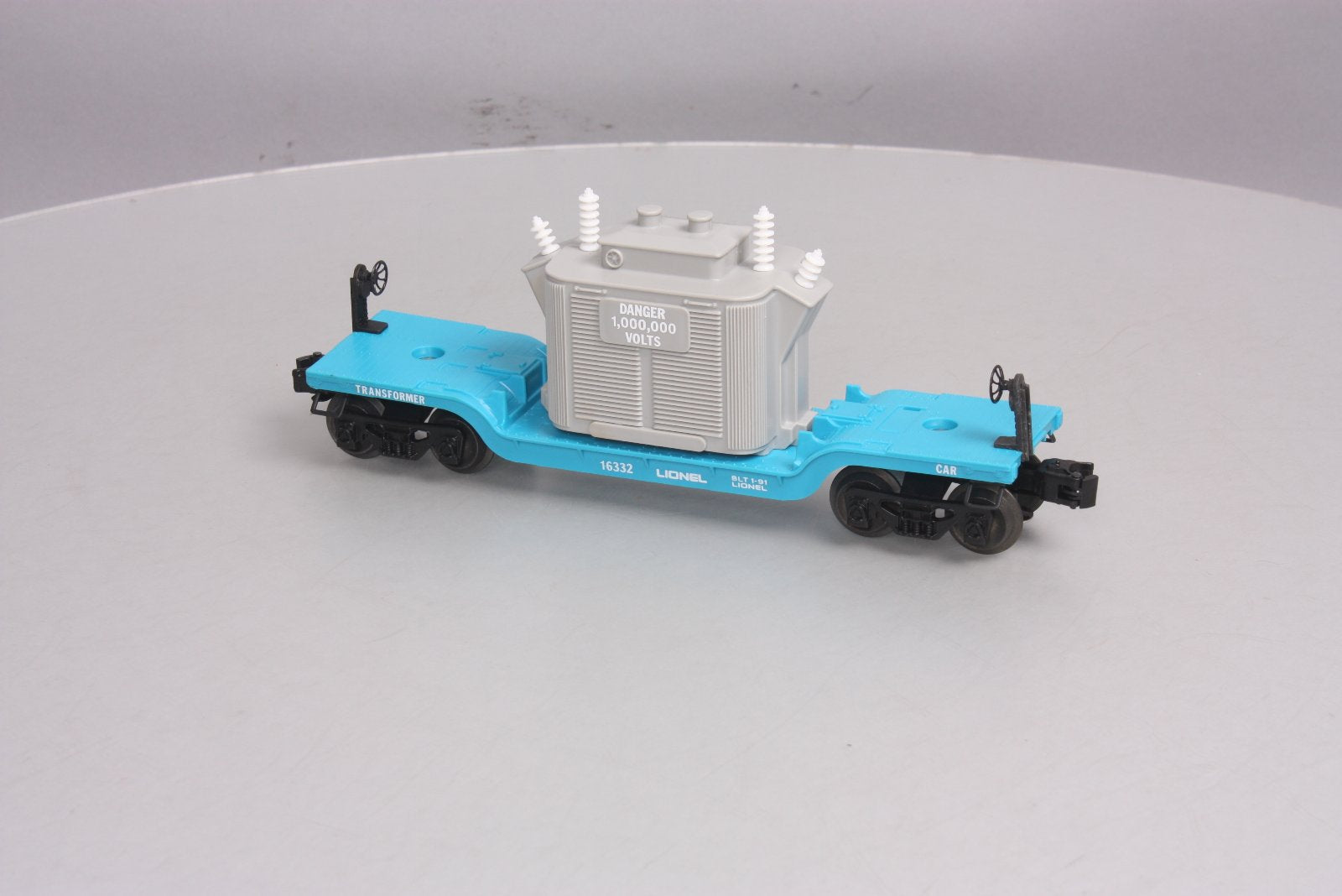 Lionel 6-16332 O Gauge Lionel Lines Depressed Flat Car w/ Transformer LN/Box