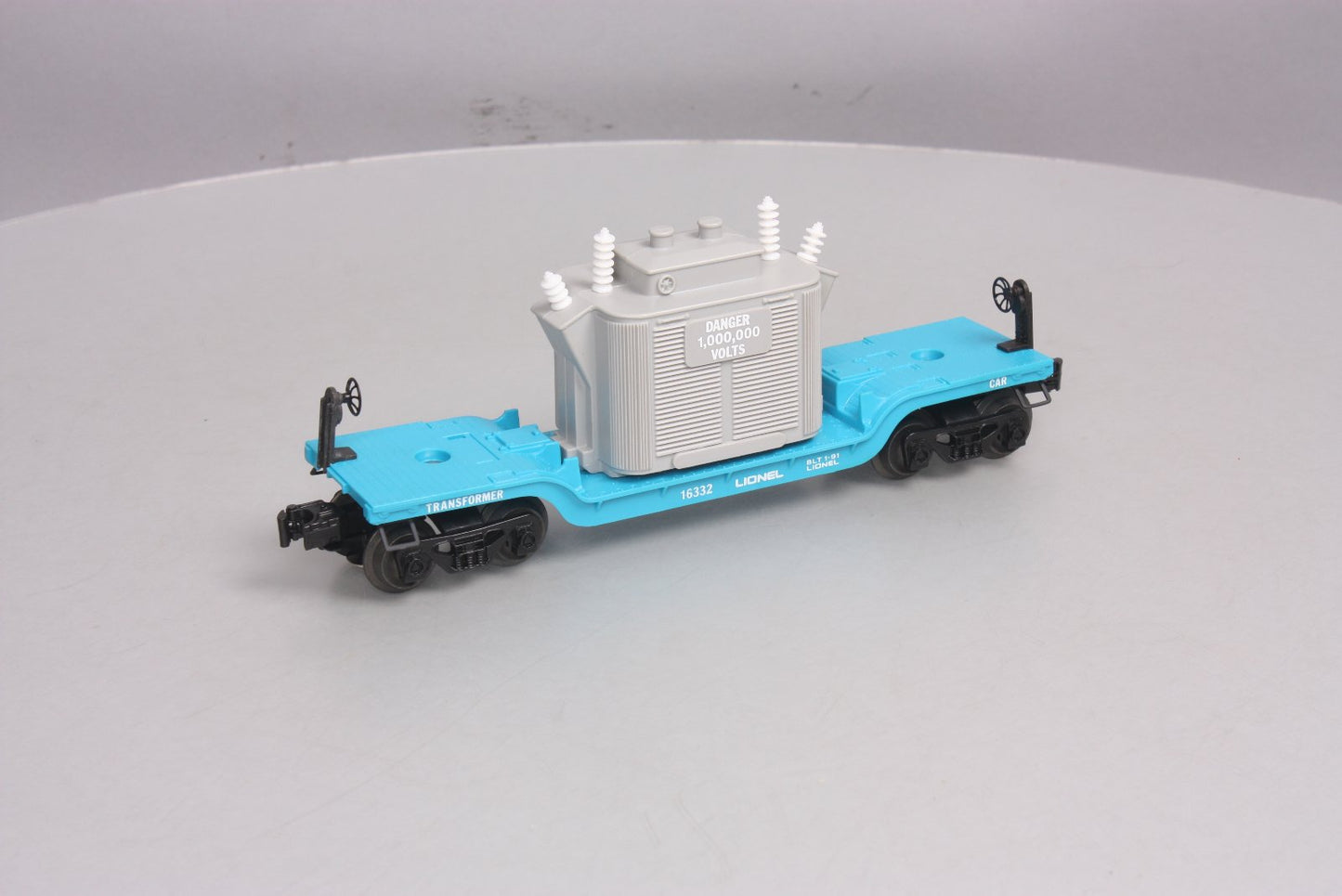 Lionel 6-16332 O Gauge Lionel Lines Depressed Flat Car w/ Transformer LN/Box