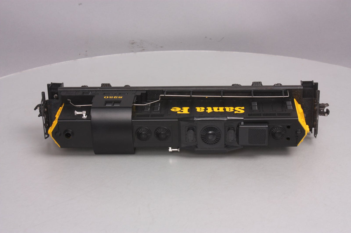 Lionel 6-8250 O Gauge Santa Fe GP9 Powered Diesel Engine #8250 NIB