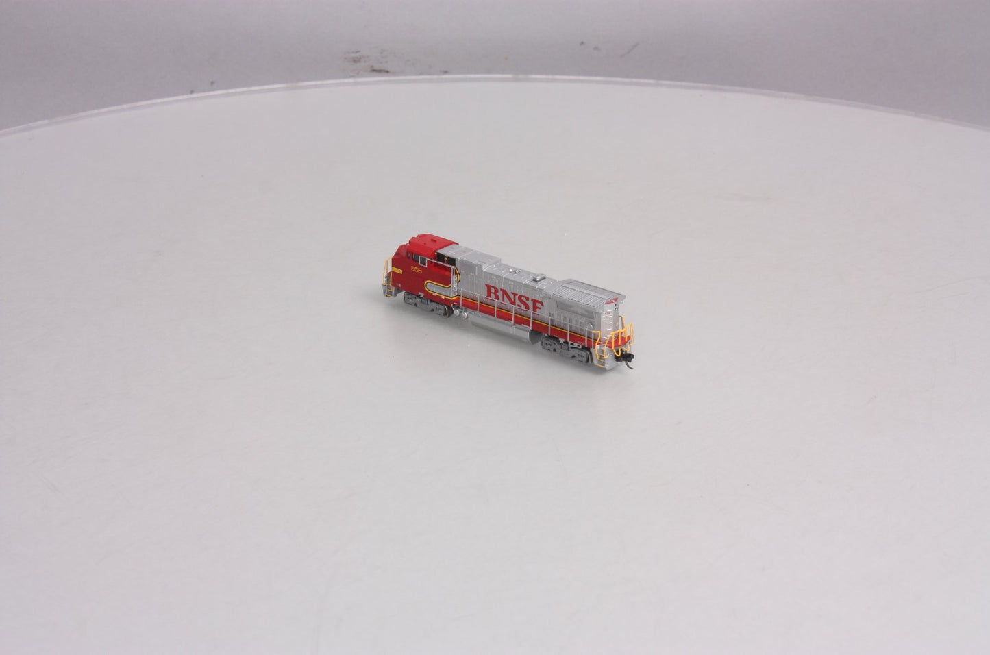 Atlas 48812 N Scale BNSF Dash 8-40BW Diesel Locomotive #558