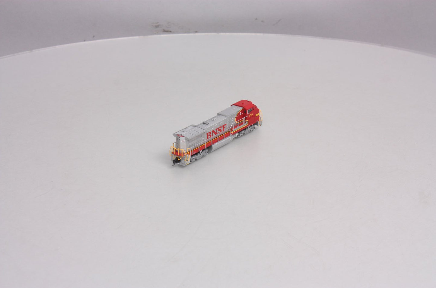 Atlas 48812 N Scale BNSF Dash 8-40BW Diesel Locomotive #558