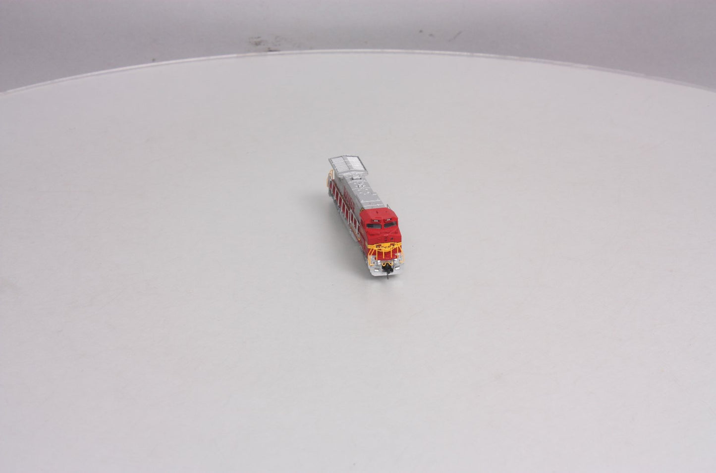 Atlas 48812 N Scale BNSF Dash 8-40BW Diesel Locomotive #558