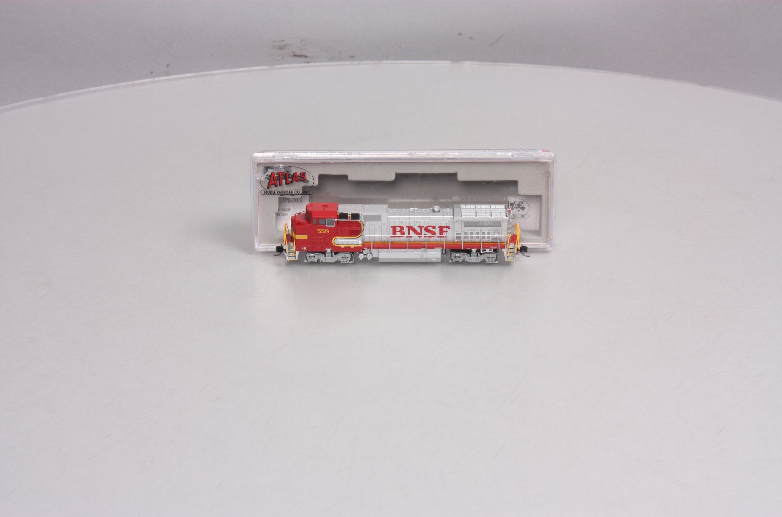 Atlas 48812 N Scale BNSF Dash 8-40BW Diesel Locomotive #558