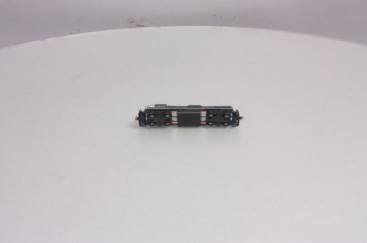 Walthers 929-50308 N Scale CSX EMD GP38-2 Diesel #2643