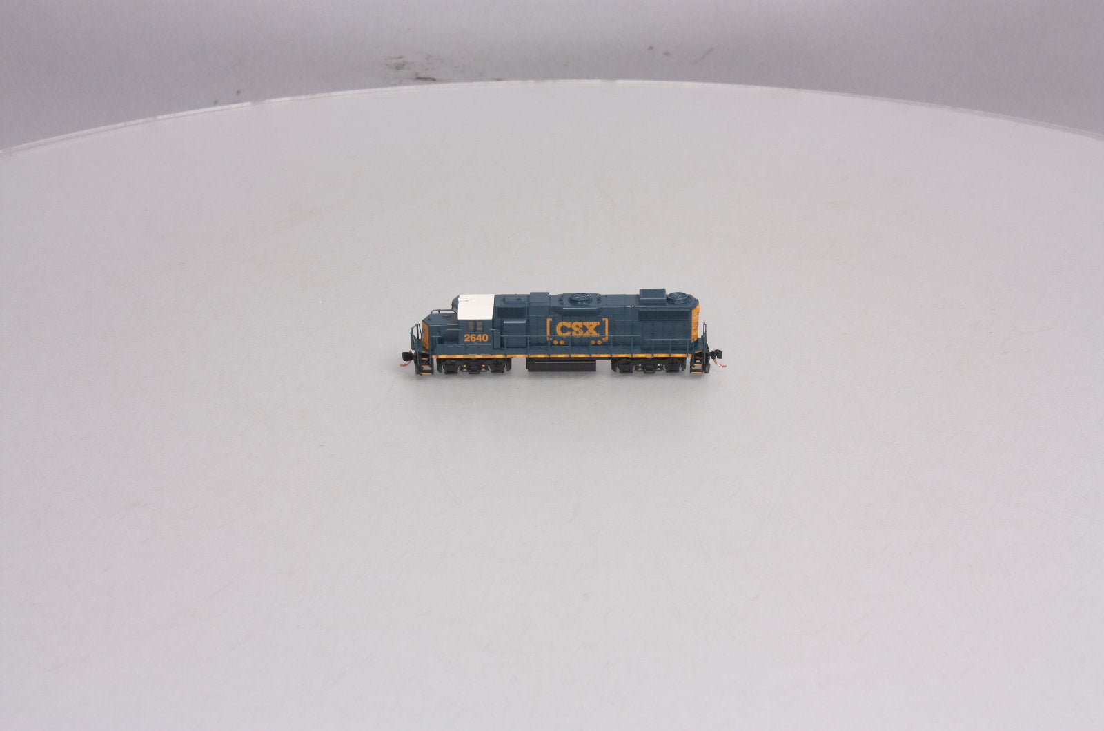 Walthers 929-50307 N Scale CSX EMD GP38-2 Diesel #2640 (DCC Ready)