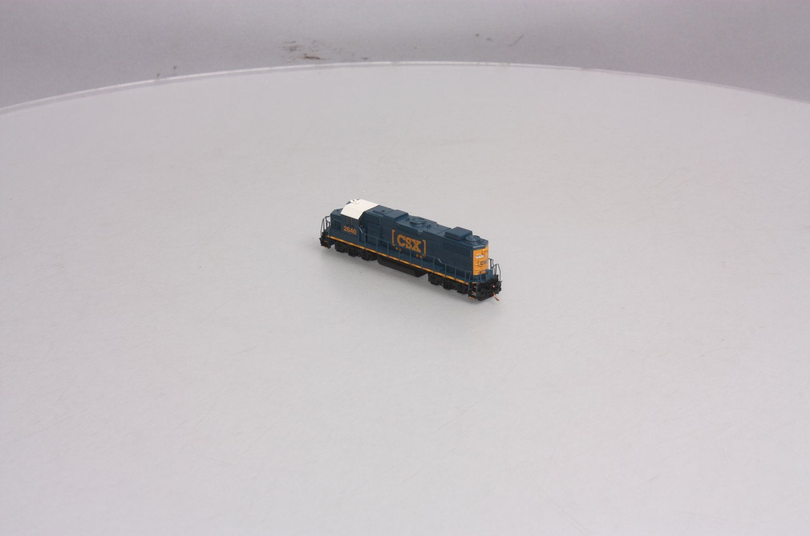 Walthers 929-50307 N Scale CSX EMD GP38-2 Diesel #2640 (DCC Ready)