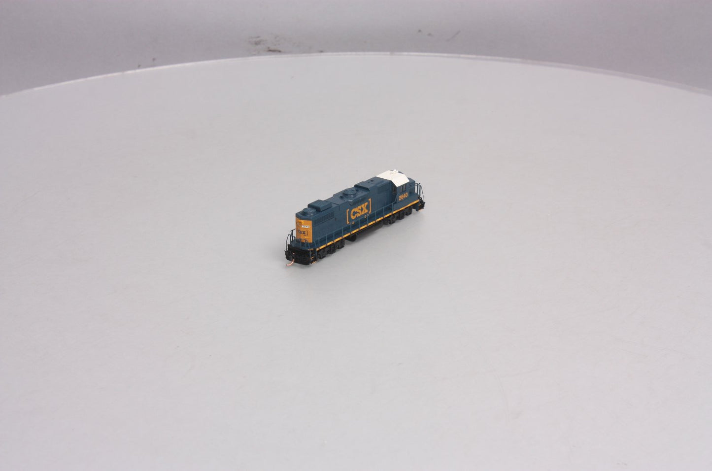 Walthers 929-50307 N Scale CSX EMD GP38-2 Diesel #2640 (DCC Ready)