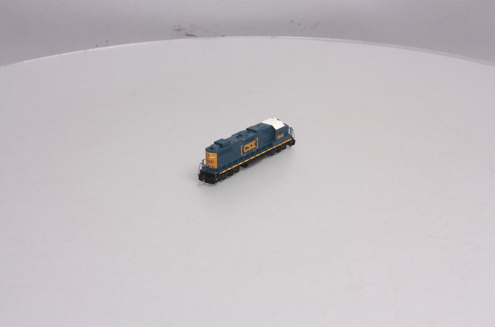 Walthers 929-50307 N Scale CSX EMD GP38-2 Diesel #2640 (DCC Ready)