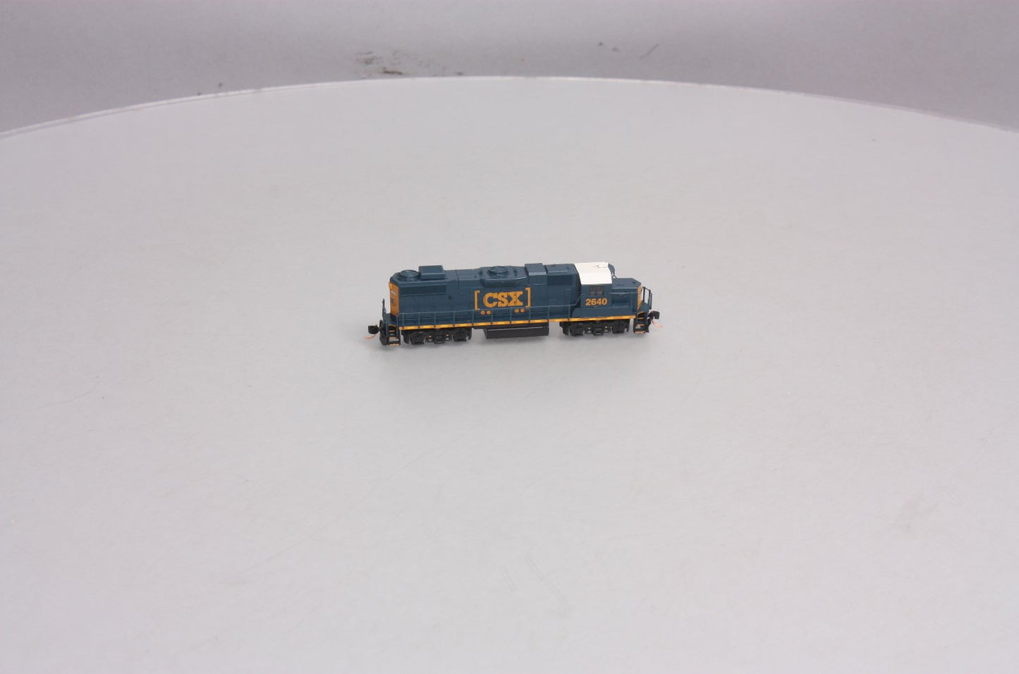 Walthers 929-50307 N Scale CSX EMD GP38-2 Diesel #2640 (DCC Ready)