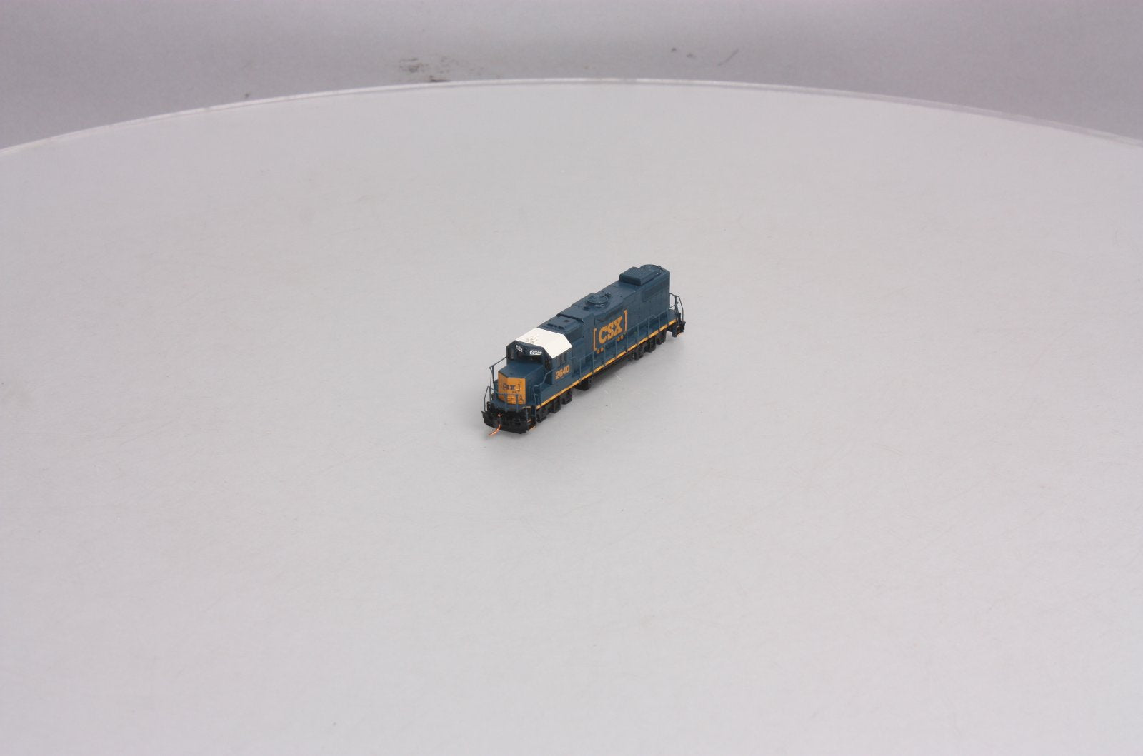 Walthers 929-50307 N Scale CSX EMD GP38-2 Diesel #2640 (DCC Ready)