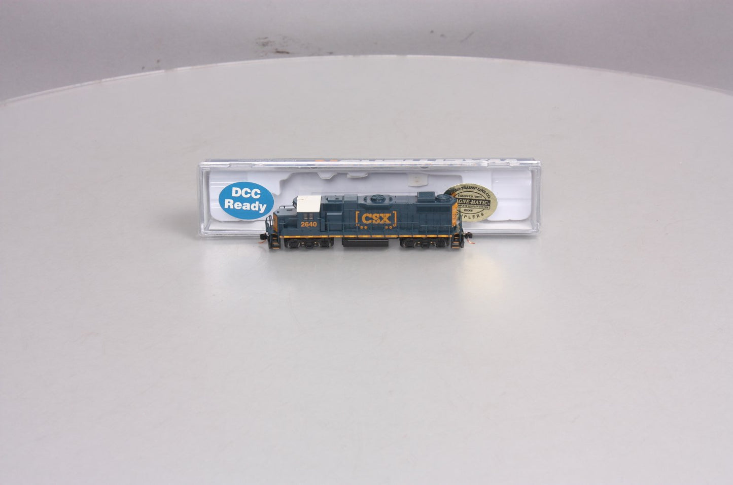 Walthers 929-50307 N Scale CSX EMD GP38-2 Diesel #2640 (DCC Ready)
