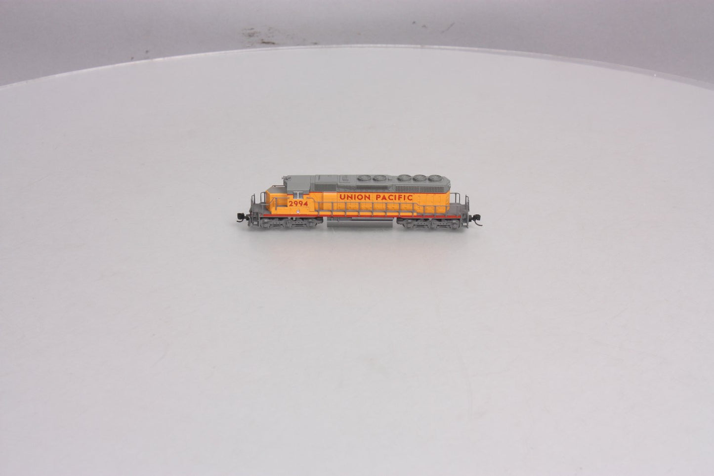 Kato 176-4821 N Scale Union Pacific SD40-2 Diesel #2994 (Early w/DB)