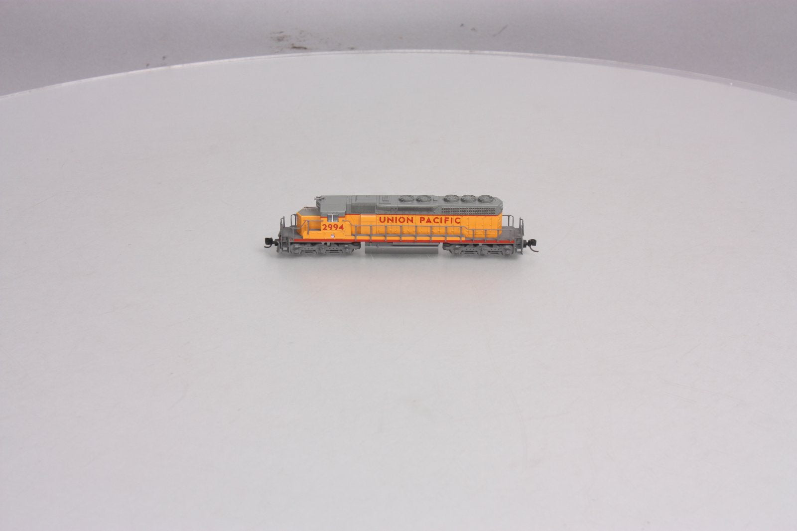 Kato 176-4821 N Scale Union Pacific SD40-2 Diesel #2994 (Early w/DB)