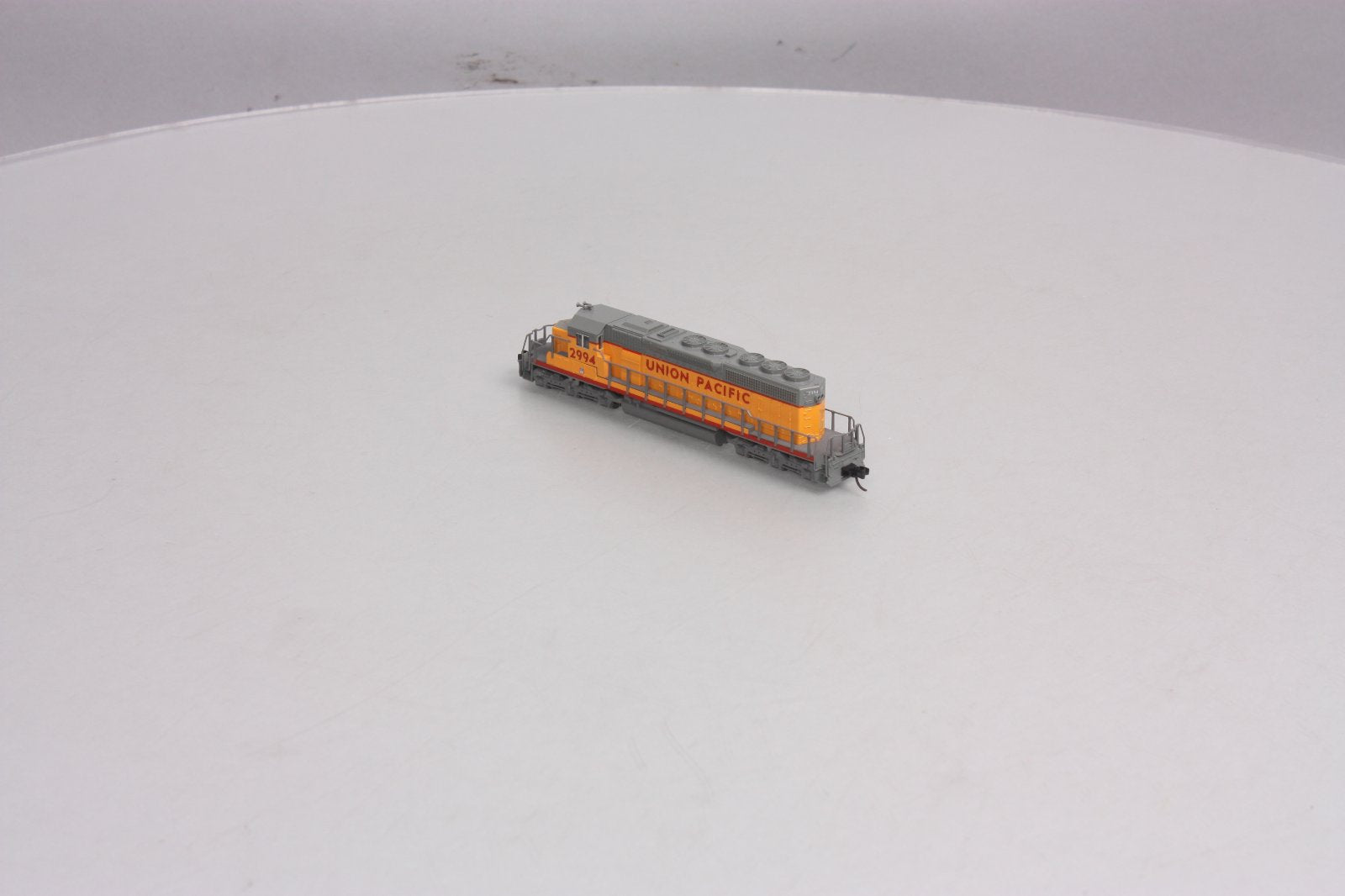Kato 176-4821 N Scale Union Pacific SD40-2 Diesel #2994 (Early w/DB)