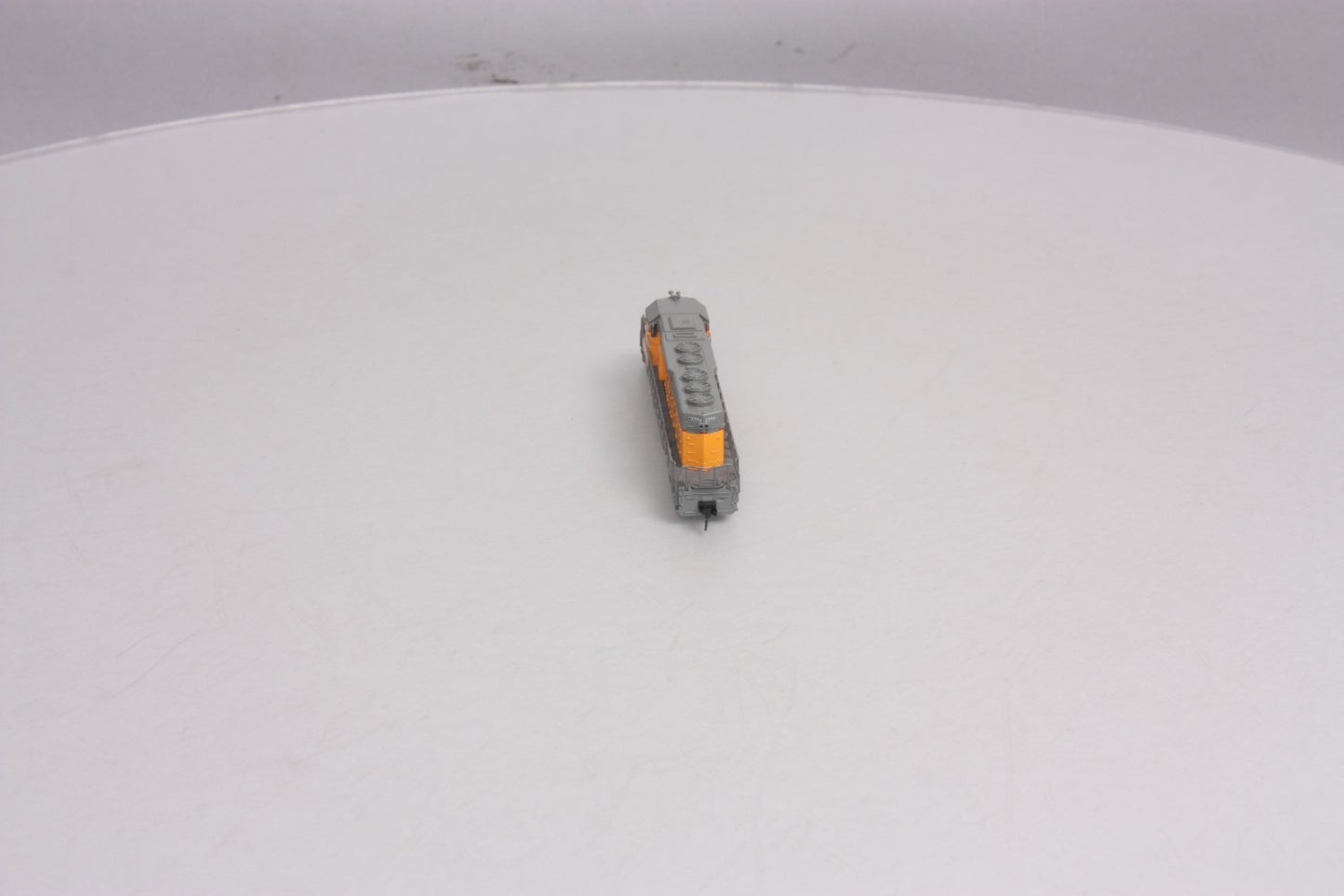 Kato 176-4821 N Scale Union Pacific SD40-2 Diesel #2994 (Early w/DB)