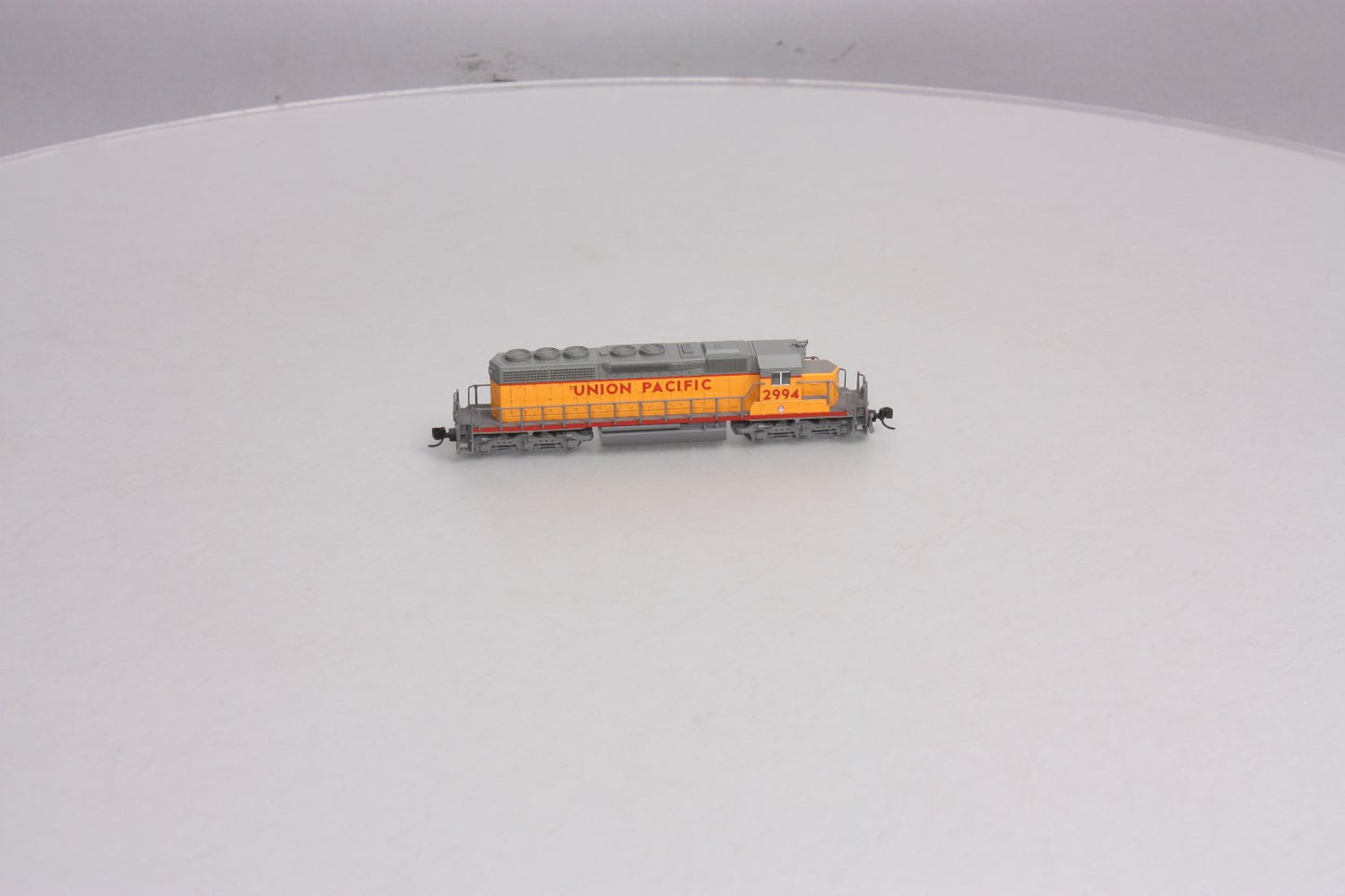 Kato 176-4821 N Scale Union Pacific SD40-2 Diesel #2994 (Early w/DB)