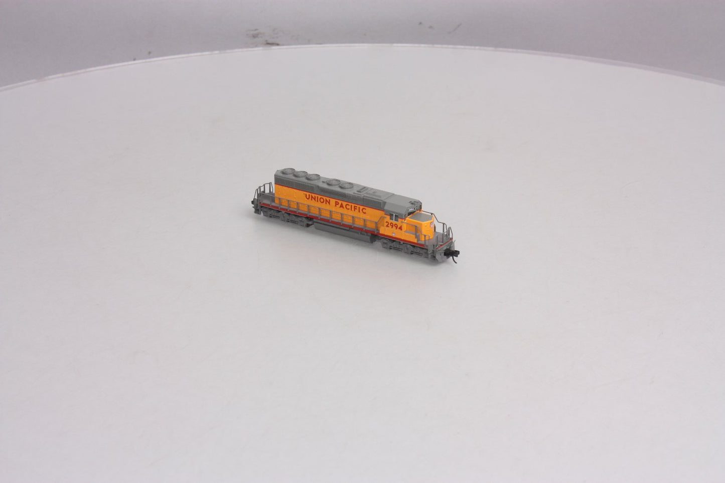 Kato 176-4821 N Scale Union Pacific SD40-2 Diesel #2994 (Early w/DB)