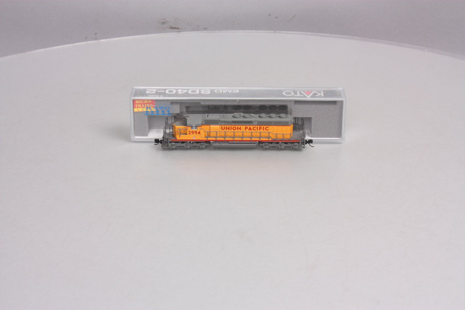 Kato 176-4821 N Scale Union Pacific SD40-2 Diesel #2994 (Early w/DB)