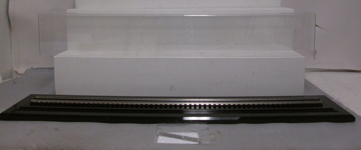Lionel 6-24133 Century Club Display Case for Union Pacific M-10000 LN