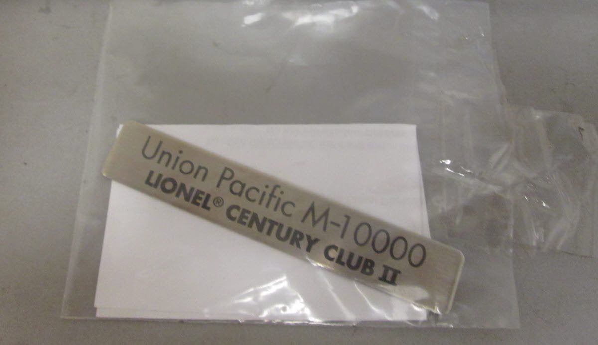 Lionel 6-24133 Century Club Display Case for Union Pacific M-10000 LN