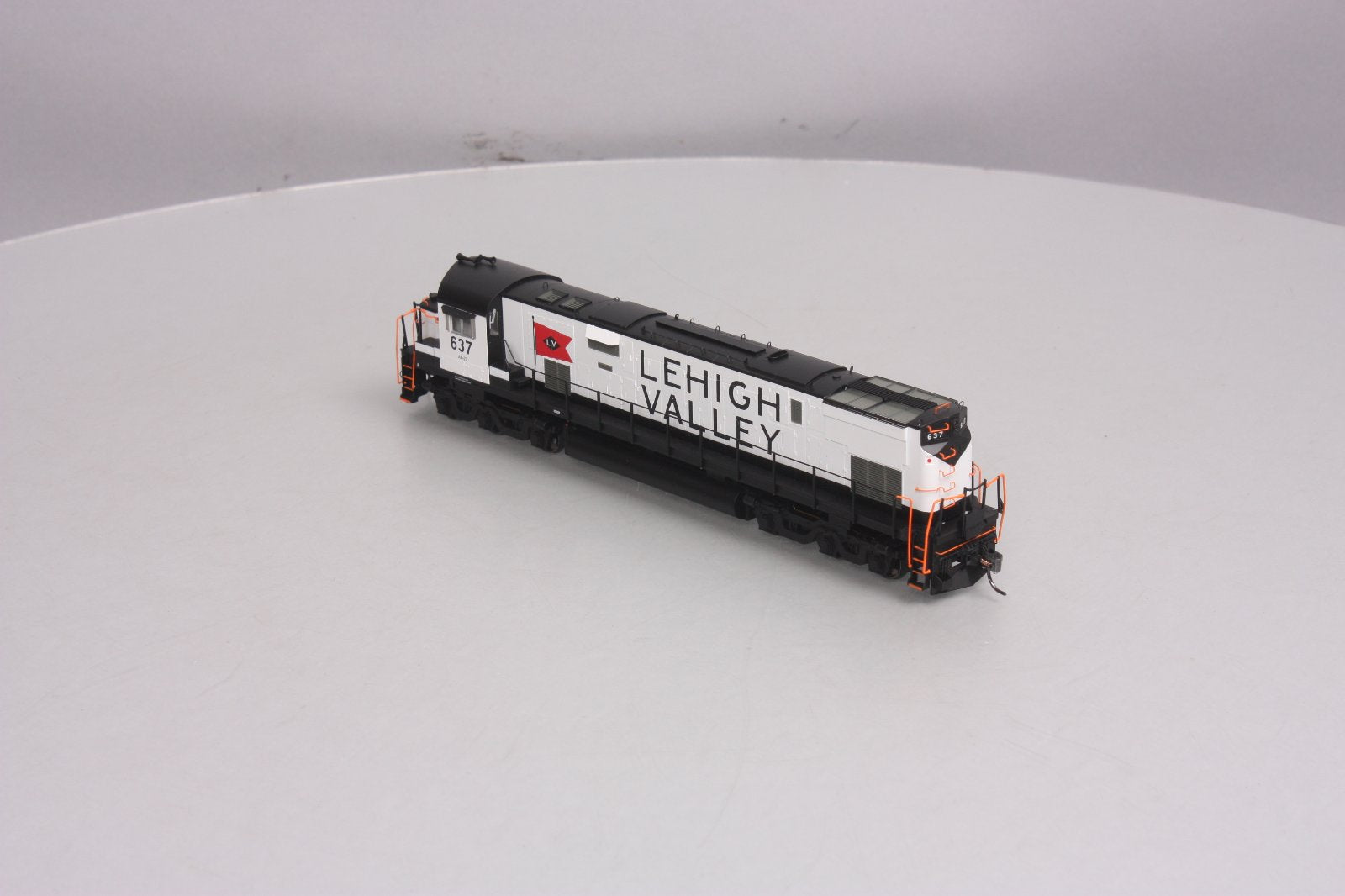 Bowser 23540 HO Scale LV Alco C-628 Diesel Locomotive #637 w/ DCC