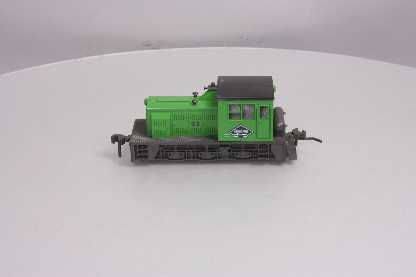 Atlas 6123 O Scale Reading 0-4-0 Switcher - 2 Rail