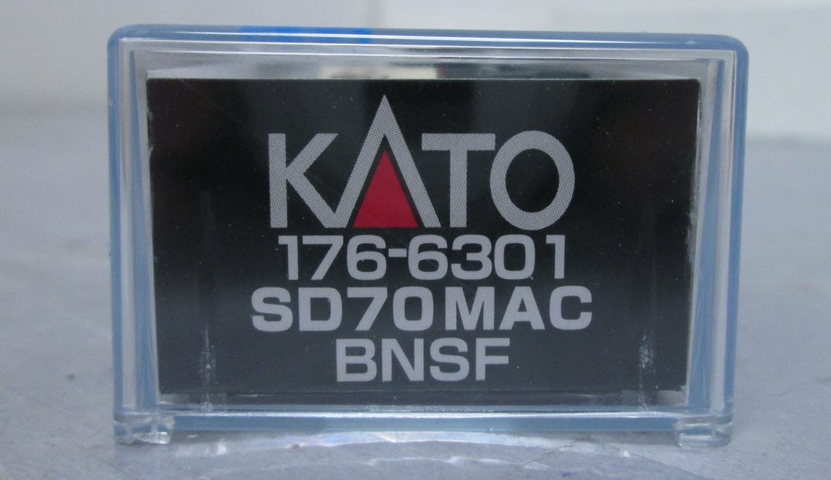 Kato 176-6301 BNSF SD70MAC Diesel Locomotive #9776 LN/Box