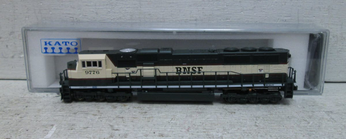 Kato 176-6301 BNSF SD70MAC Diesel Locomotive #9776 LN/Box
