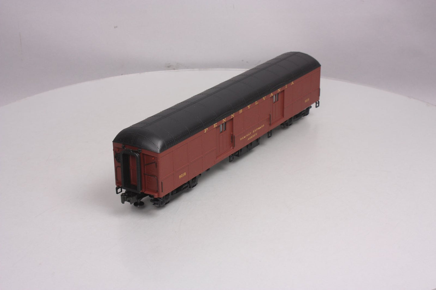 Weaver G22001LD Pennsylvania B60b Baggage Car #9018 (3Rail) LN