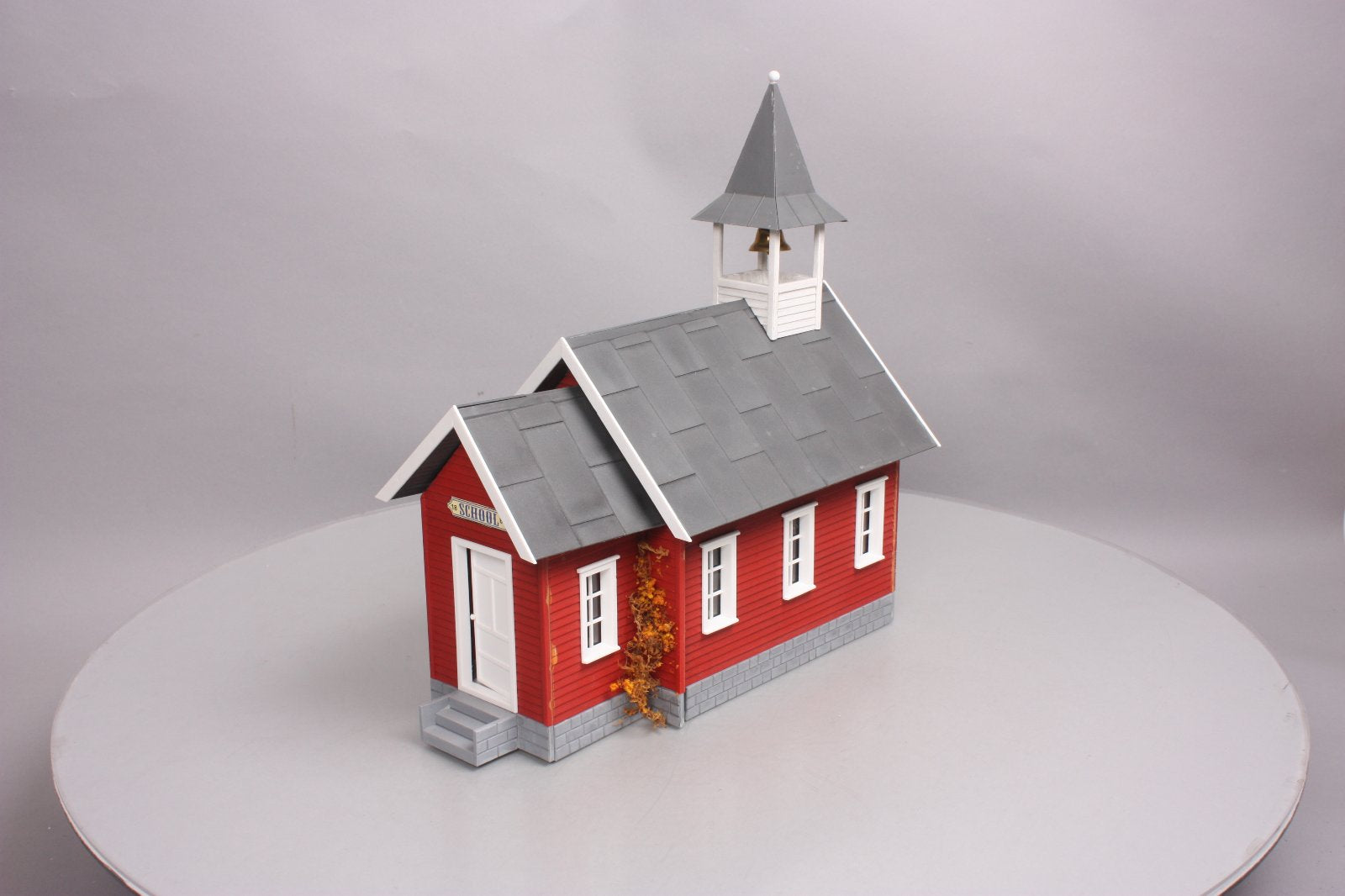 Piko 62243 G Scale Little Red Schoolhouse