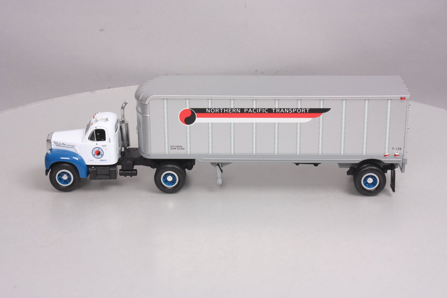 First Gear 19-1560 1:34 1960 Mack Model B-61 Tractor Trailer MT/Box
