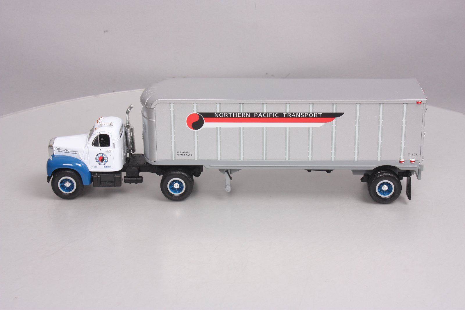 First Gear 19-1560 1:34 1960 Mack Model B-61 Tractor Trailer MT/Box