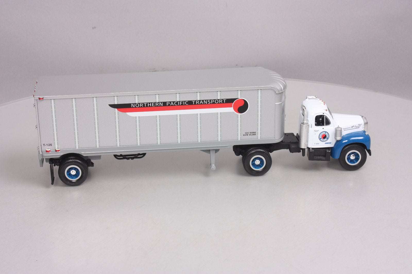 First Gear 19-1560 1:34 1960 Mack Model B-61 Tractor Trailer MT/Box