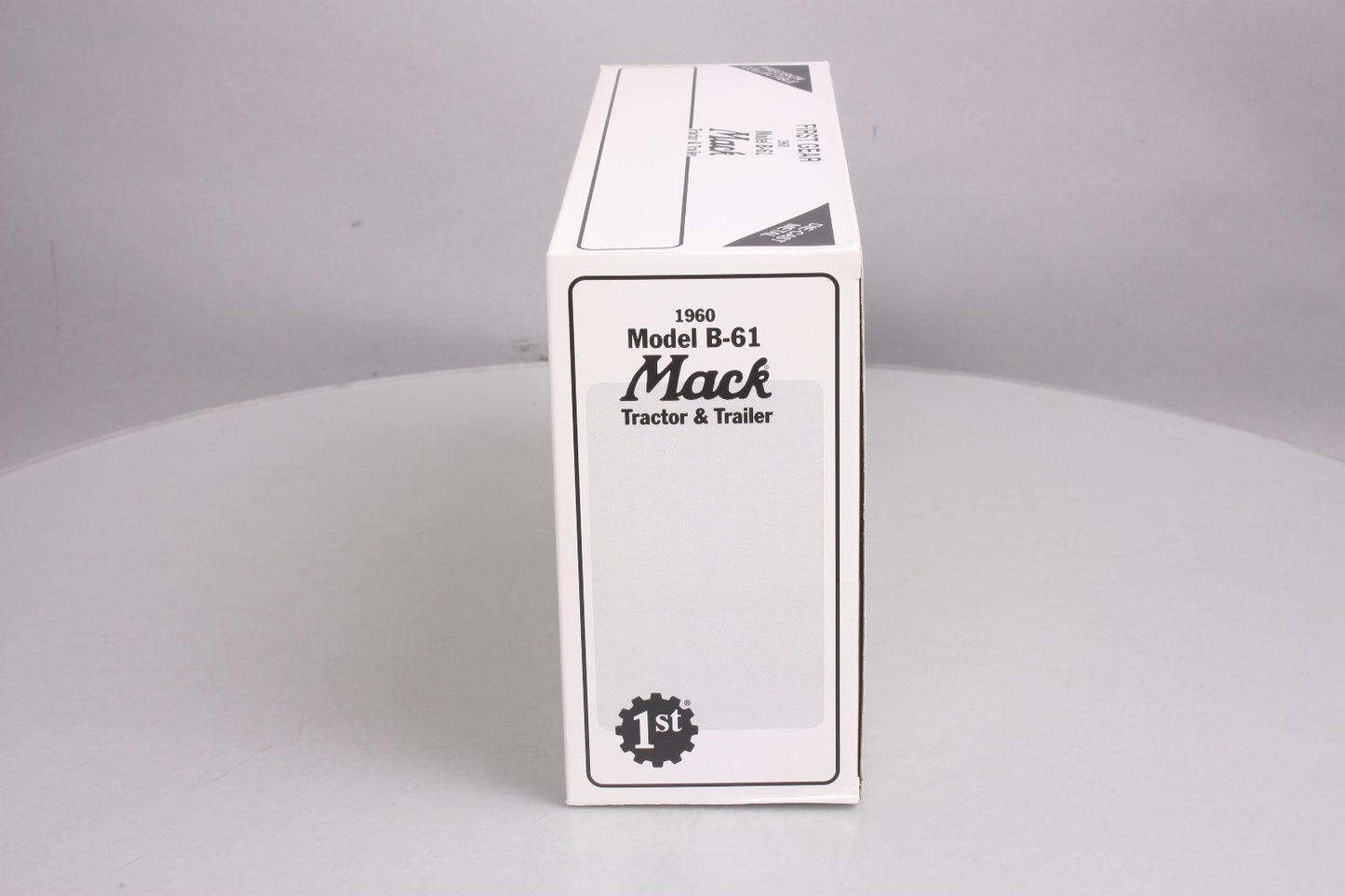 First Gear 19-1560 1:34 1960 Mack Model B-61 Tractor Trailer MT/Box