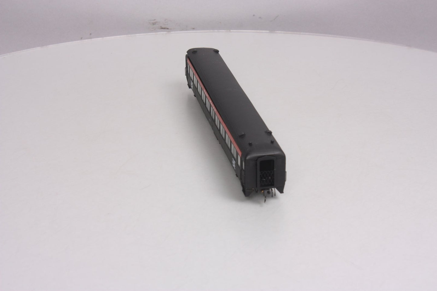 Rapido Trains 109032 HO New Haven 10-Window Coach #8216 MT/Box