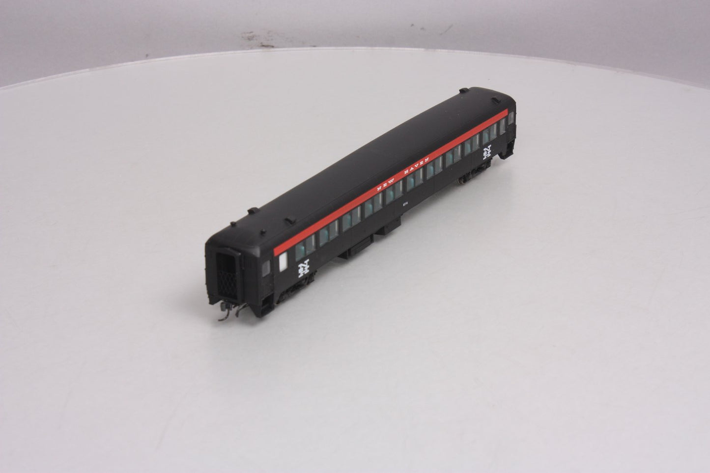 Rapido Trains 109032 HO New Haven 10-Window Coach #8216 MT/Box