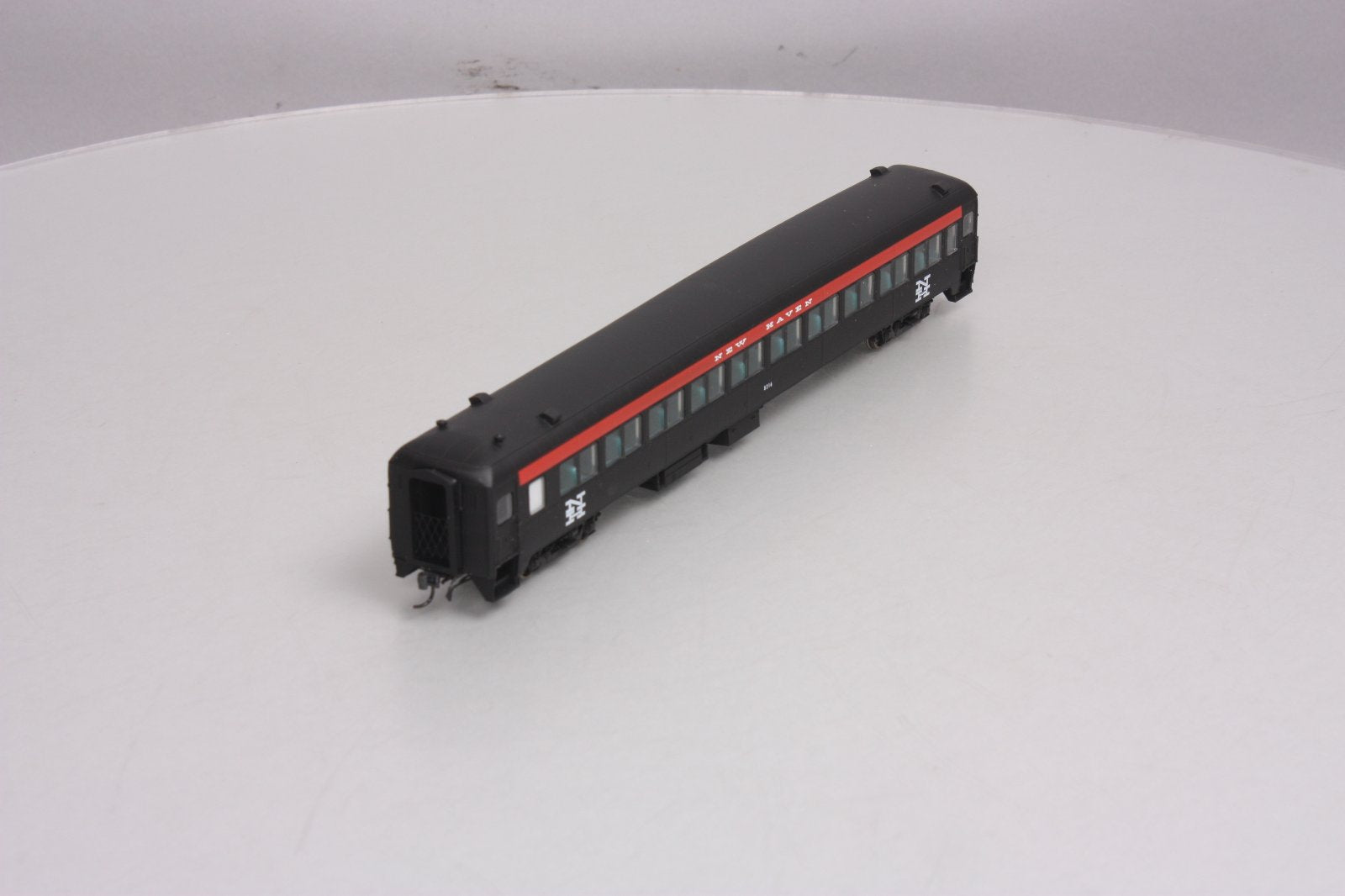 Rapido Trains 109032 HO New Haven 10-Window Coach #8216 MT/Box