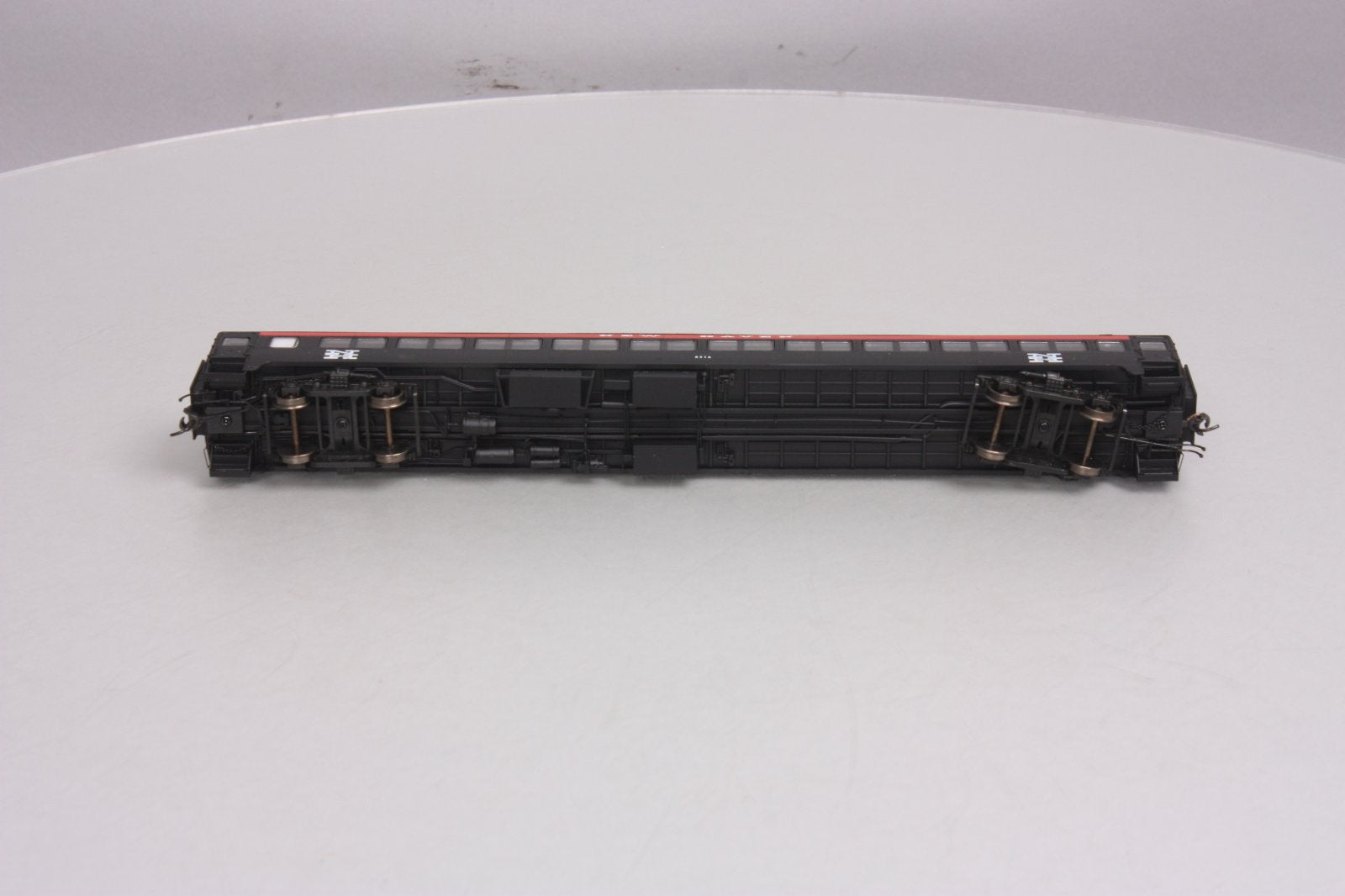Rapido Trains 109032 HO New Haven 10-Window Coach #8216 MT/Box