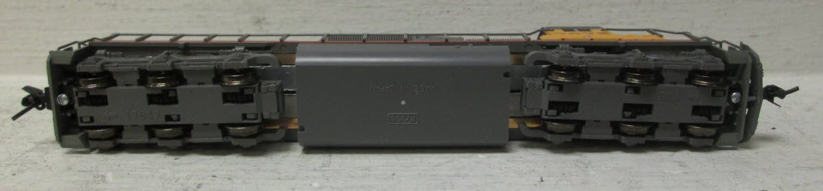 Kato 176-4820 N UP Early SD40-2 Diesel Locomotive with Dynamic Brake Hood #2975