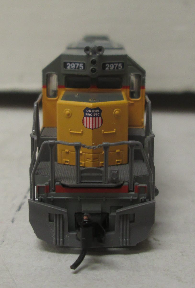 Kato 176-4820 N UP Early SD40-2 Diesel Locomotive with Dynamic Brake Hood #2975